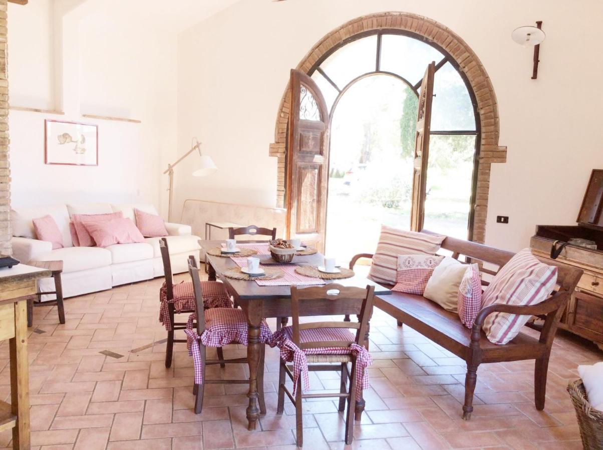 Appartamento Relais Casale Il Poggetto - Olivo 2 By Zoom In Earth Cecina  Esterno foto
