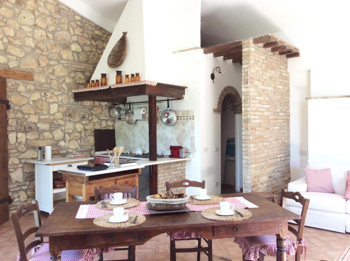 Appartamento Relais Casale Il Poggetto - Olivo 2 By Zoom In Earth Cecina  Esterno foto